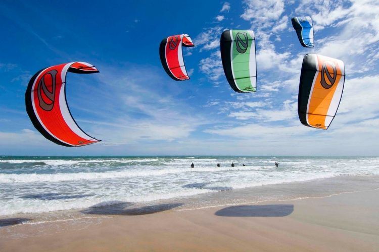 Kitesurfing